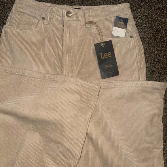 Vintage Lee High Rise Y2K Flare Bell Bottom Corduroy Trousers in Tan - Picture 5 of 8